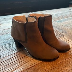 Hobbs gray suede bootie